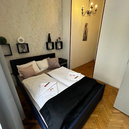 Spring Roses Downtown Boutique Hotel Budapest Exterior photo