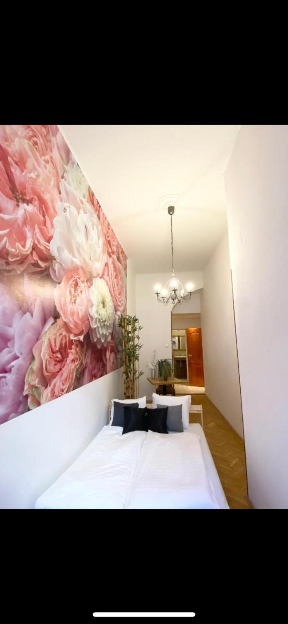 Spring Roses Downtown Boutique Hotel Budapest Exterior photo